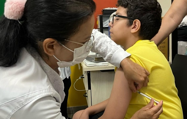 Goiânia amplia vacinação contra dengue para adolescentes de 12 a 14 anos