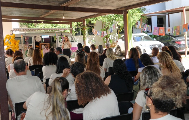 Goiânia capacita 6 mil profissionais da educação municipal