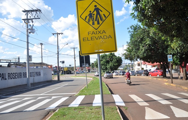 Goiânia ganha 25 faixas de pedestres com sinalização elevada 