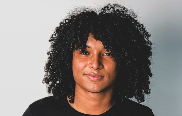 Goiânia: Jovem diz que foi impedido de cantar em igreja por conta do cabelo