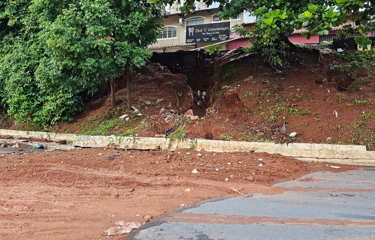 Goiânia registra semáforos inoperantes e vias danificadas após temporal 