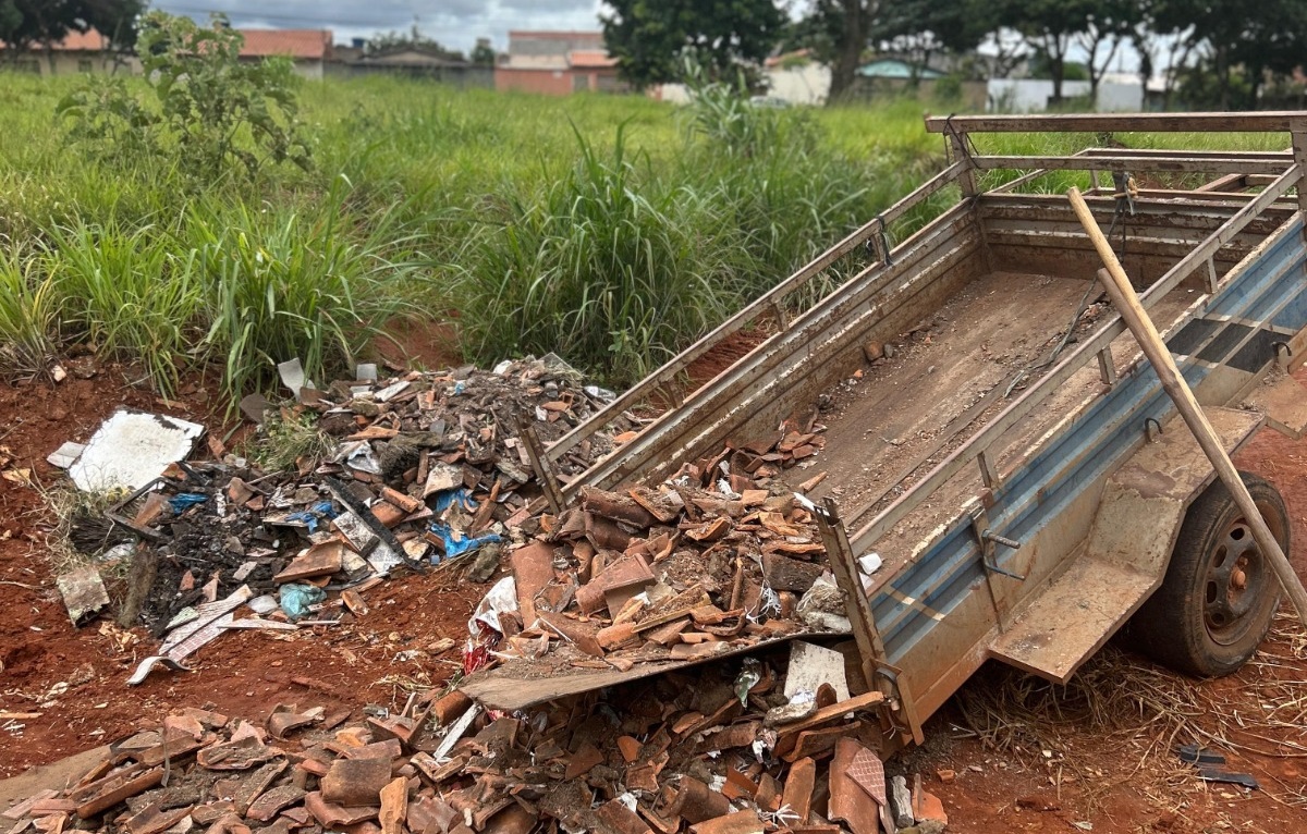 Goiânia supera 100 autos de infração por descarte irregular de lixo 