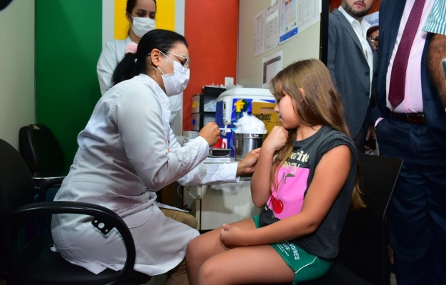 Goiânia tem 1,1 mil crianças vacinadas contra dengue no 1° dia de imunização