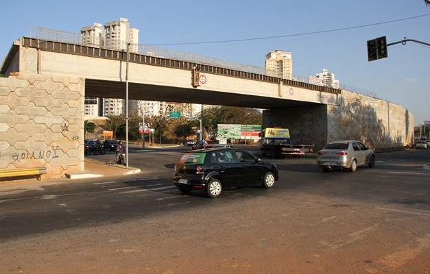 Goiânia: viaduto da Marginal Botafogo tem entrega prevista para outubro