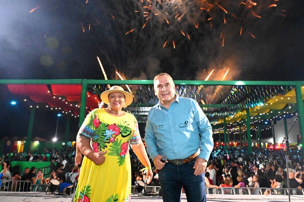 Goianienses aproveitam feriado prolongado no Grande Arraial de Goiânia