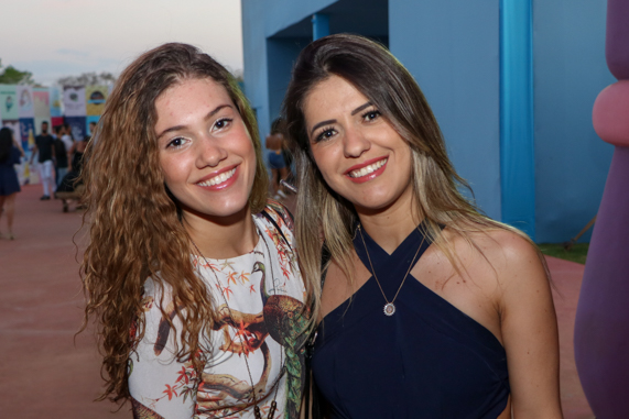 Goianienses curtem axé das antigas na Feijoada do Bell Marques, em Goiânia