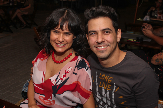 Goianienses curtem happy hour no Sister Rosetta Pub; confira