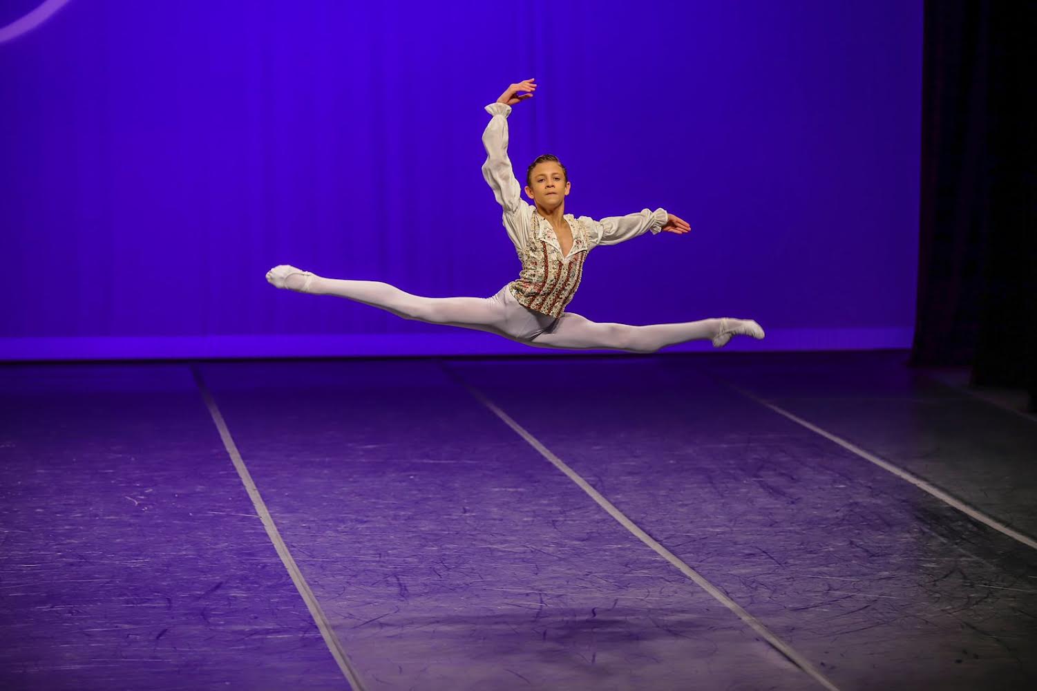 Goianos ganham bolsas de estudos no maior festival de dança do mundo 