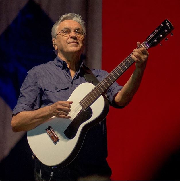 Goianos postam no Instagram fotos e vídeos do show de Caetano Veloso
