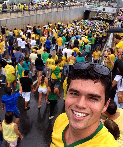 Goianos postam no Instagram participação no protesto anti-Dilma
