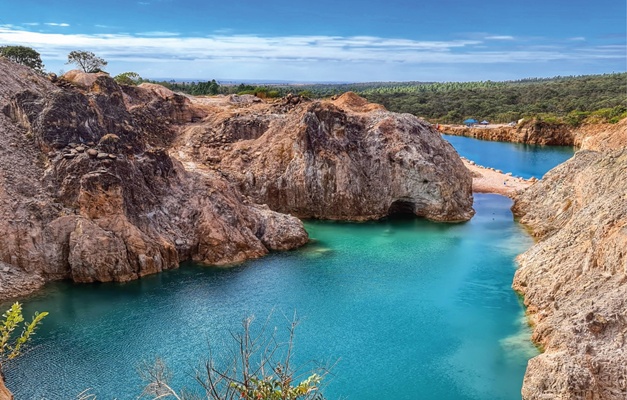 Goiás apresenta destinos turísticos do estado em feira internacional 
