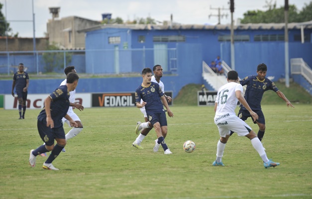 Goiás e Aparecidense empatam em 1 a 1 na quarta rodada do Campeonato Goiano