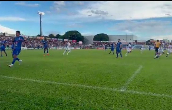 Goiás e Goianésia empatam em jogo pela 10ª rodada do Goianão 