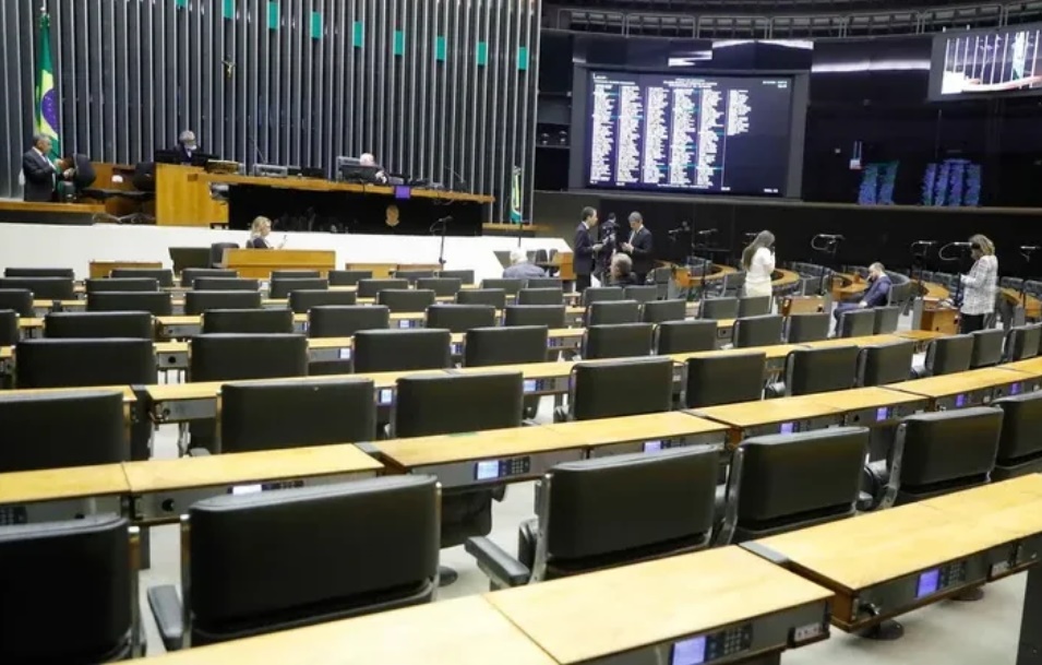 Goiás é o 6º Estado que mais gasta com divulgação parlamentar