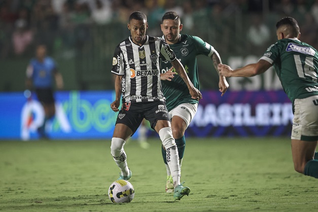 Goiás empata com o Atlético-MG em 2 a 2 na Serrinha