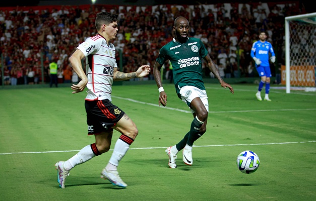 Cruzeiro e Vasco empatam no Mineirão vazio e continuam sob risco