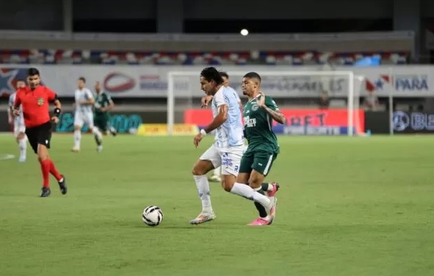 Goiás empata em 0 a 0 com o Paysandu e segue líder na Série B