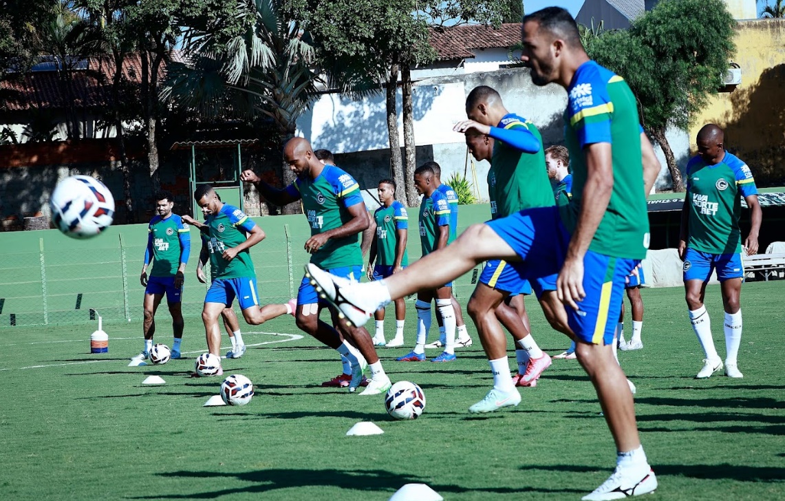 Goiás enfrenta o Athletico-PR fora de casa pela 16ª rodada da Série B