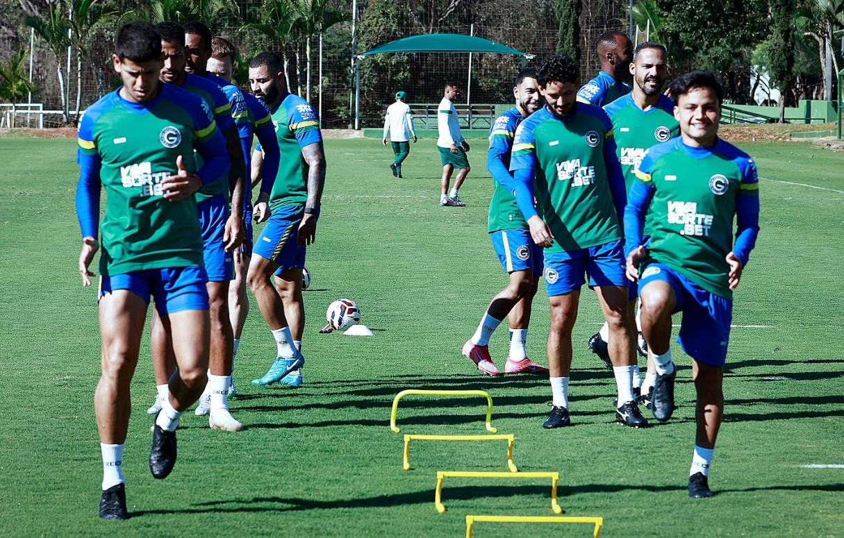 Goiás enfrenta o Remo e busca abrir vantagem na ponta da Série B