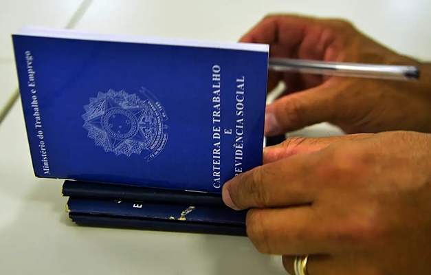 Goiás fecha maio com saldo positivo na geração de empregos formais