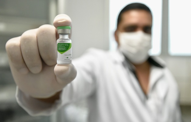 Goiás inicia vacinação contra HPV com dose única para jovens de 9 a 14 anos