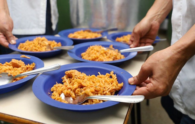 Goiás recebeu R$ 76,4 milhões em repasses para merenda escolar em 2023
