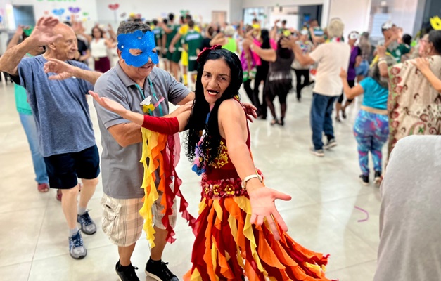 Goiás Social e OVG promovem Carnaval para jovens e idosos em Goiânia