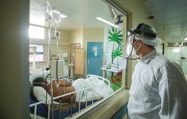 Goiás tem maior média móvel de mortes por covid-19 do País, aponta consórcio