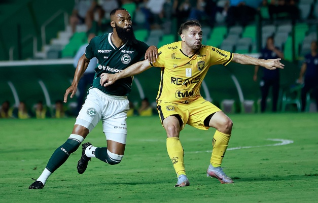 Goiás vence o Amazonas por 1 a 0 com gol de Juninho em Goiânia