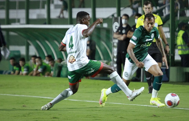 Goiás vence o Morrinhos por 2 a 0 e se classifica para as quartas de final