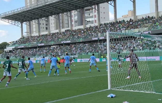 Goiás vence o Paysandu por 1 a 0 e volta à liderança da Série B