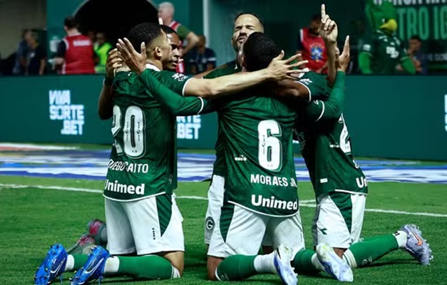 Goiás vence Operário-PR por 2 a 1 e se mantém na liderança da Série B