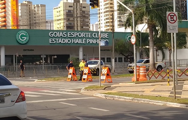 Goiás x Coritiba: Ruas próximas ao estádio da Serrinha são interditadas