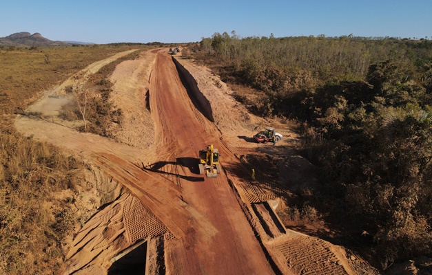 Goinfra retoma pavimentação da GO-132, entre Niquelândia e Colinas do Sul 