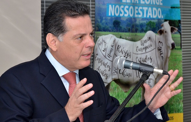 Governador comemora marca de 21 anos sem aftosa em Goiás