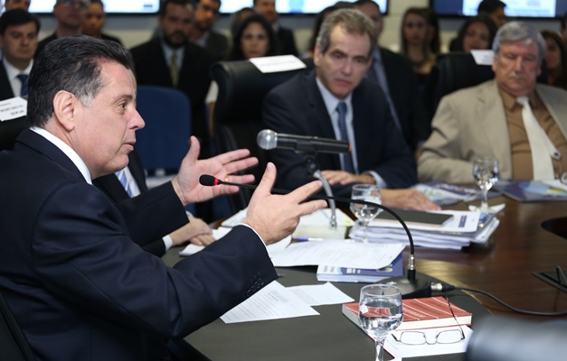 Governador discute ações para avanço da competitividade de Goiás