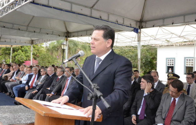 Governador transfere capital para a cidade de Goiás