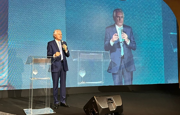 Governador Ronaldo Caiado prestigia posse da nova diretoria da Adial