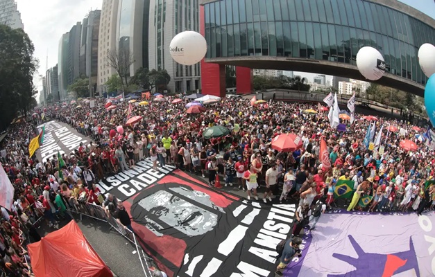 Governistas veem manifestações como 'virada' contra anistia e apostam em mais apoio a Lula
