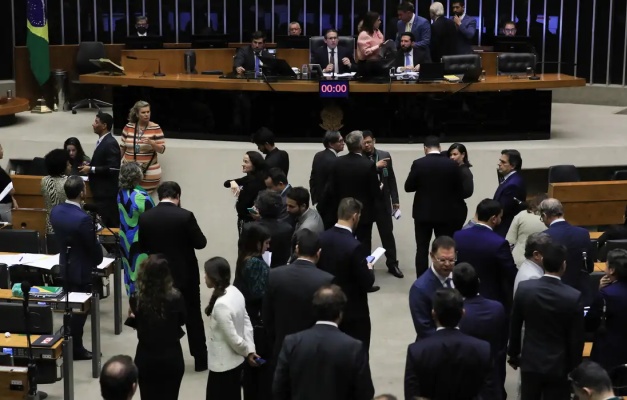 Governo avalia se vai ao STF para reverter derrubada do aumento do IOF