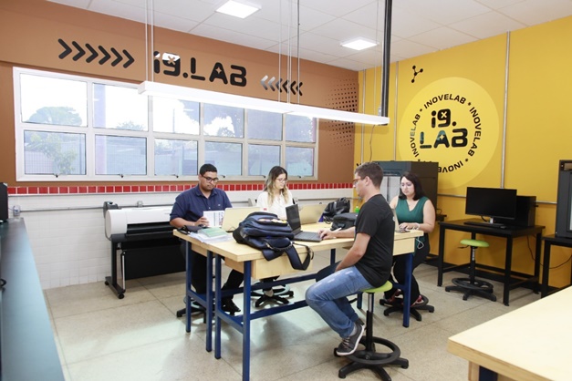 Governo de Goiás abre vagas para cursos técnicos nas Escolas do Futuro