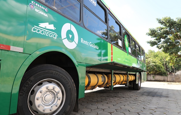 Governo de Goiás apresenta primeiro ônibus movido a biometano