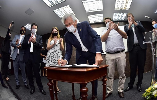 Governo de Goiás assina protocolo de intenções com o Grupo Hypera Pharma 