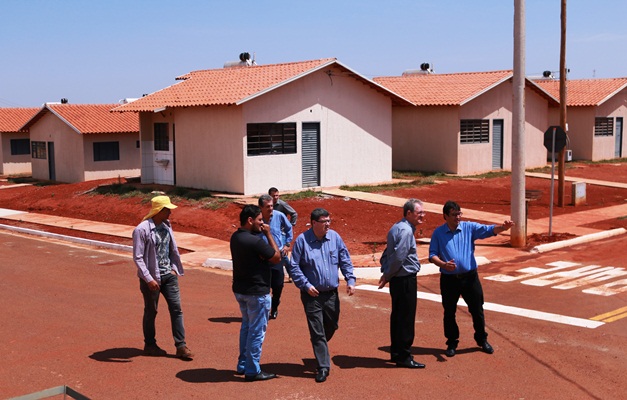 Governo de Goiás entrega 300 casas populares em Guapó 