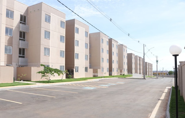 Governo de Goiás entrega 448 apartamentos em Goiânia