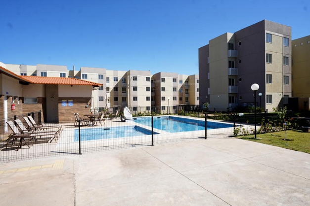 Governo de Goiás entrega chaves de apartamentos a 540 famílias em Goiânia