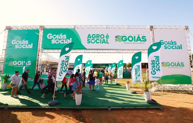 Governo de Goiás entrega mais de 2 mil benefícios sociais em Formosa