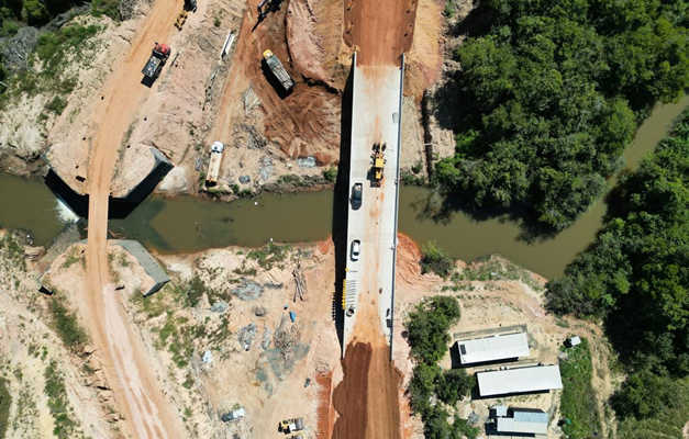 Governo de Goiás entrega ponte sobre o Ribeirão Água Parada na GO-341