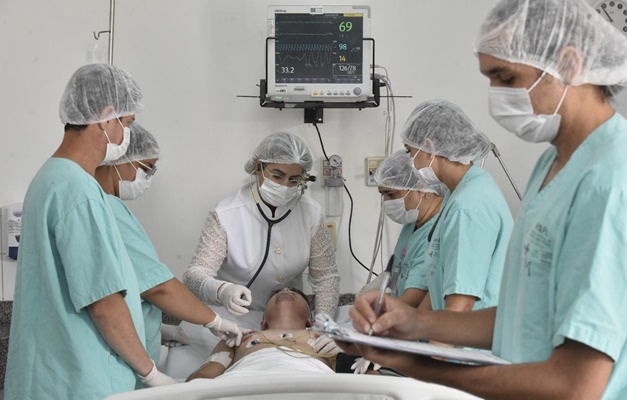 Governo de Goiás implanta projeto para reduzir fila de espera em hospitais
