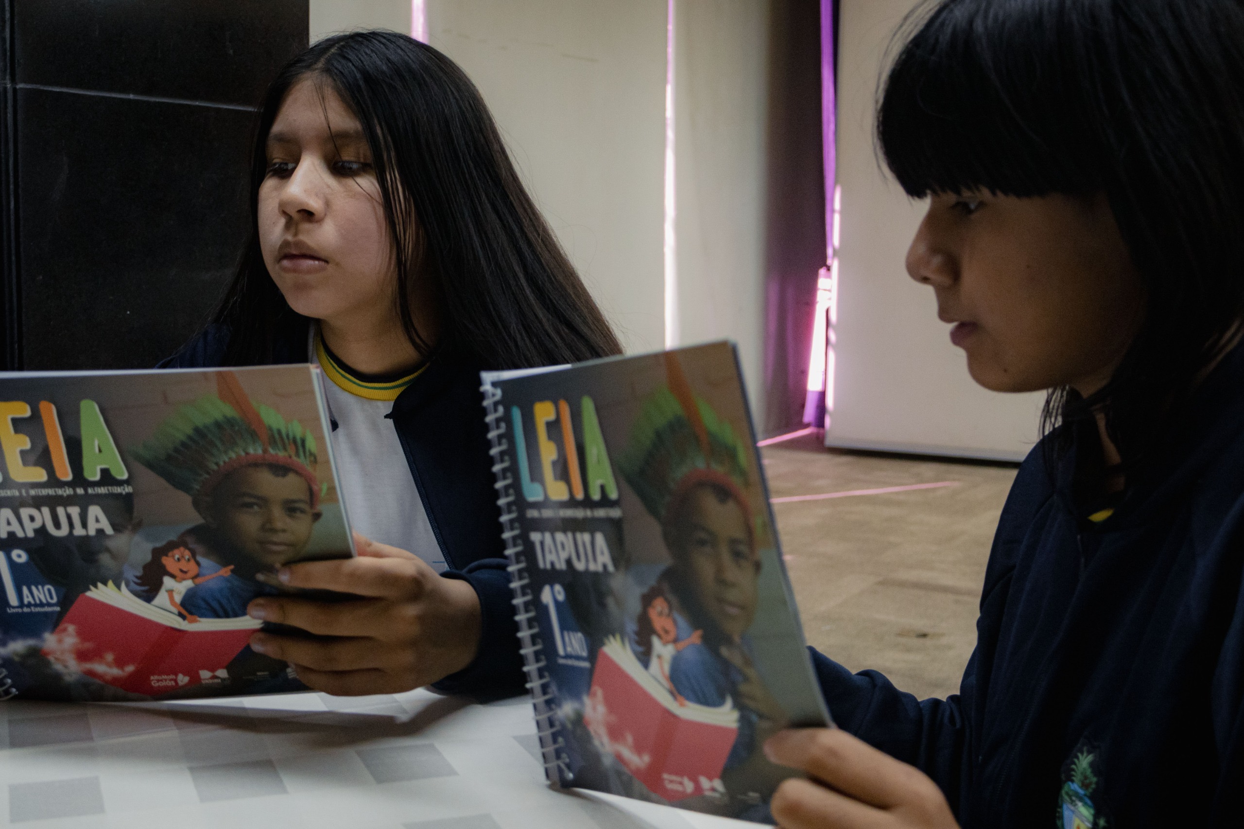 Governo de Goiás lança livro em línguas indígenas 
